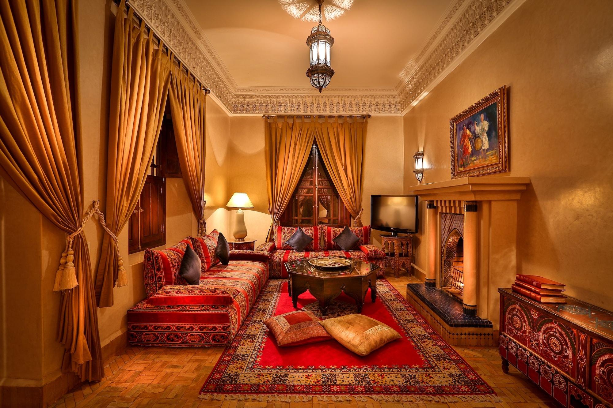 ริย้าด นีซา Hotel มาร์ราเกช ภายนอก รูปภาพ A Moroccan living room