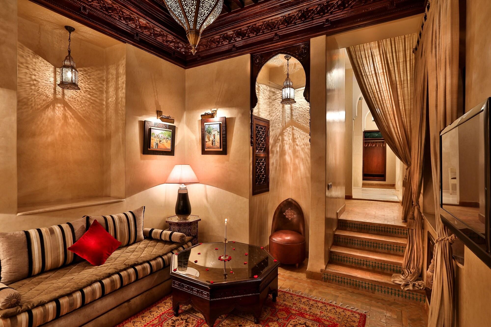 ริย้าด นีซา Hotel มาร์ราเกช ภายนอก รูปภาพ Interior of a Moroccan house