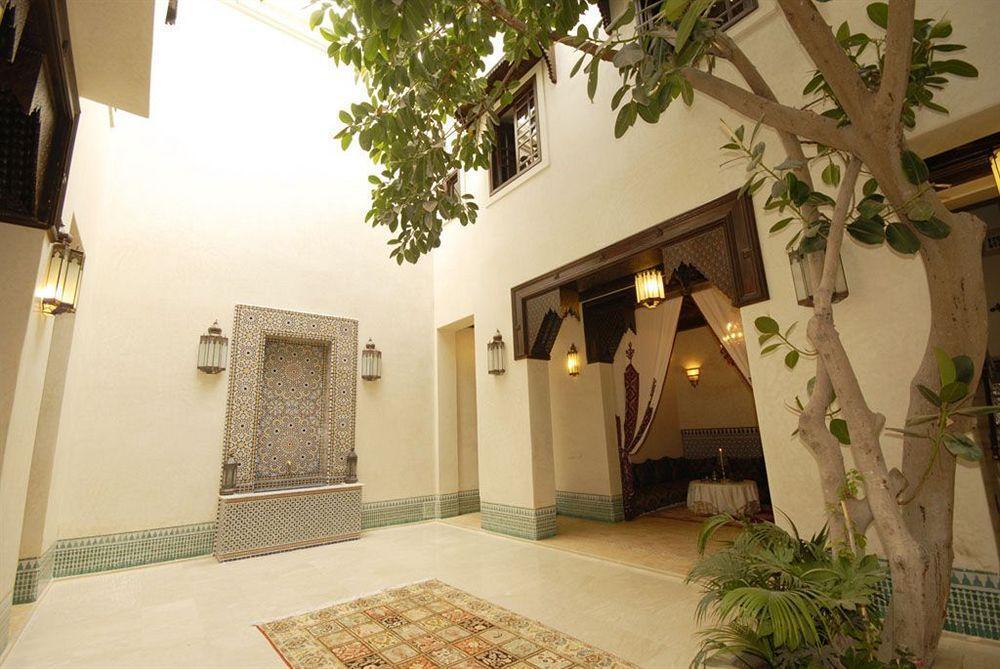 ริย้าด นีซา Hotel มาร์ราเกช ภายนอก รูปภาพ The interior of the hotel