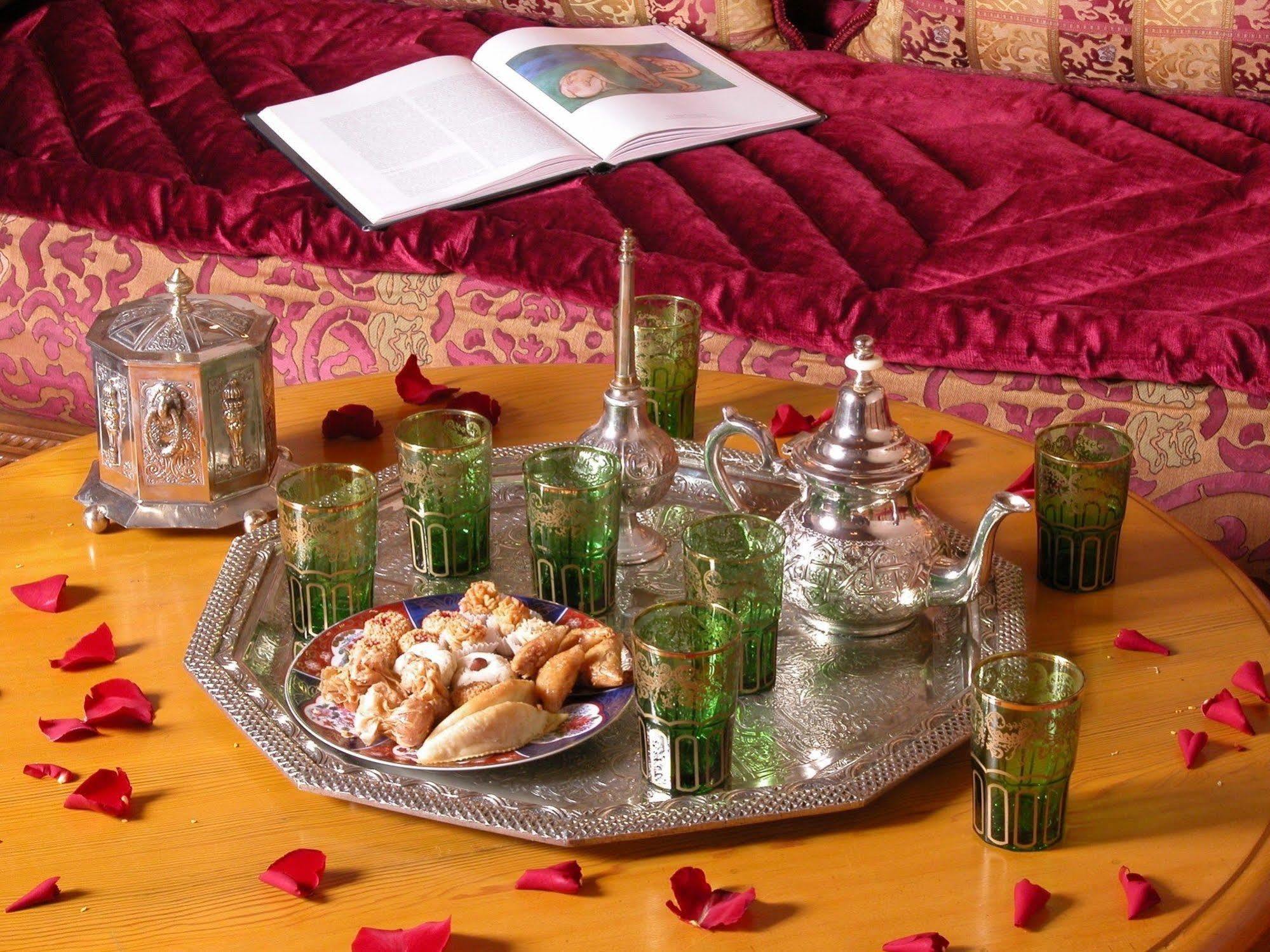 ริย้าด นีซา Hotel มาร์ราเกช ภายนอก รูปภาพ Moroccan mint tea