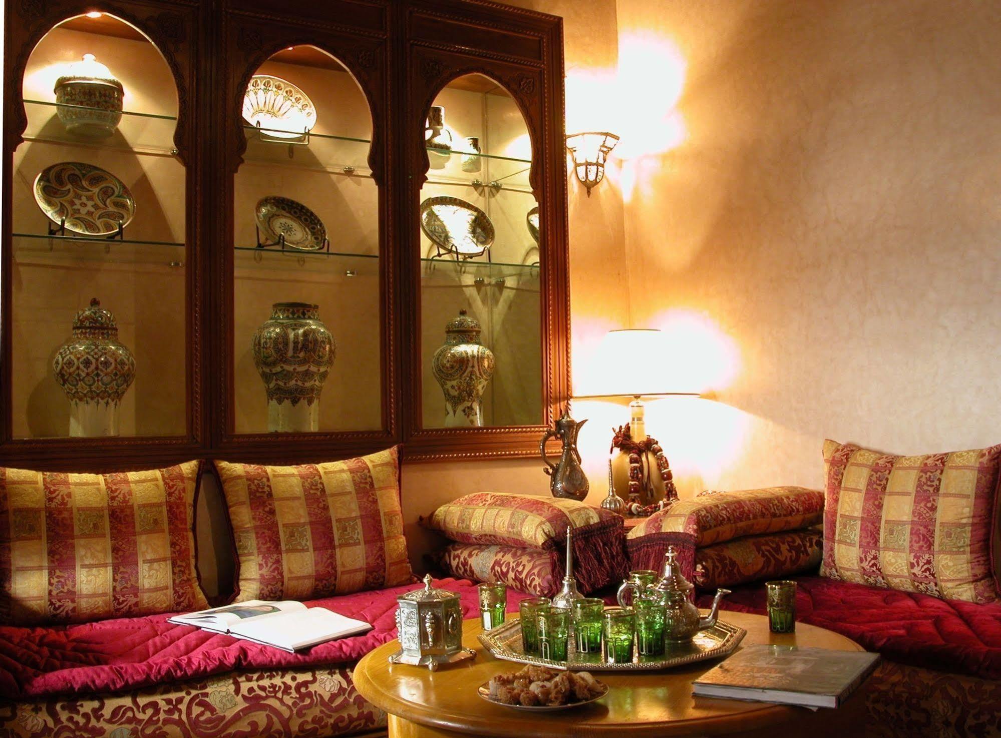 ริย้าด นีซา Hotel มาร์ราเกช ภายนอก รูปภาพ A Moroccan interior